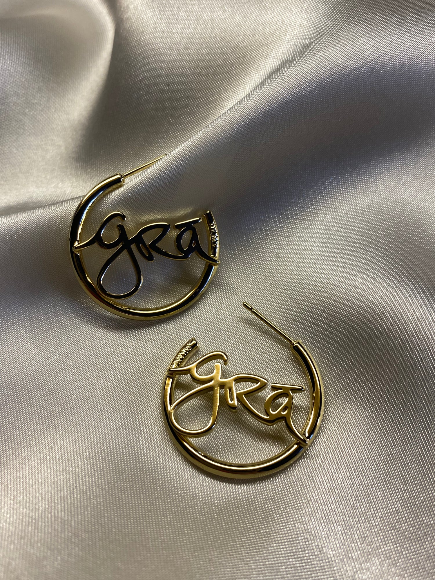 Grá Beag Hoop Earrings